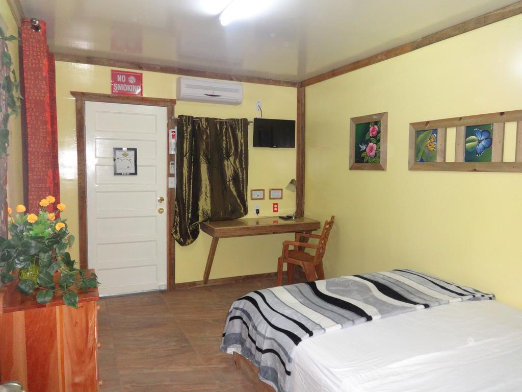 Cocopele Inn San Ignacio Buitenkant foto