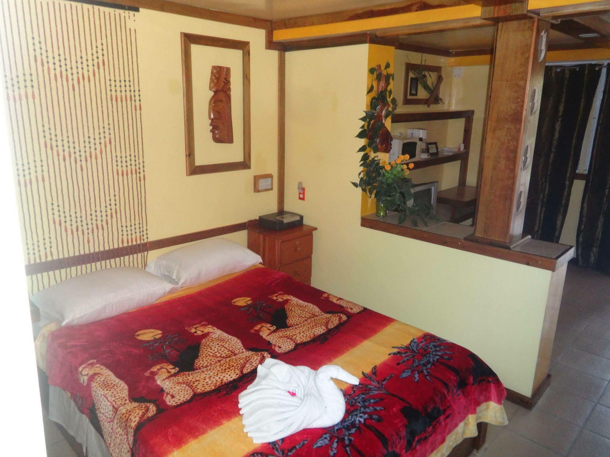 Cocopele Inn San Ignacio Buitenkant foto